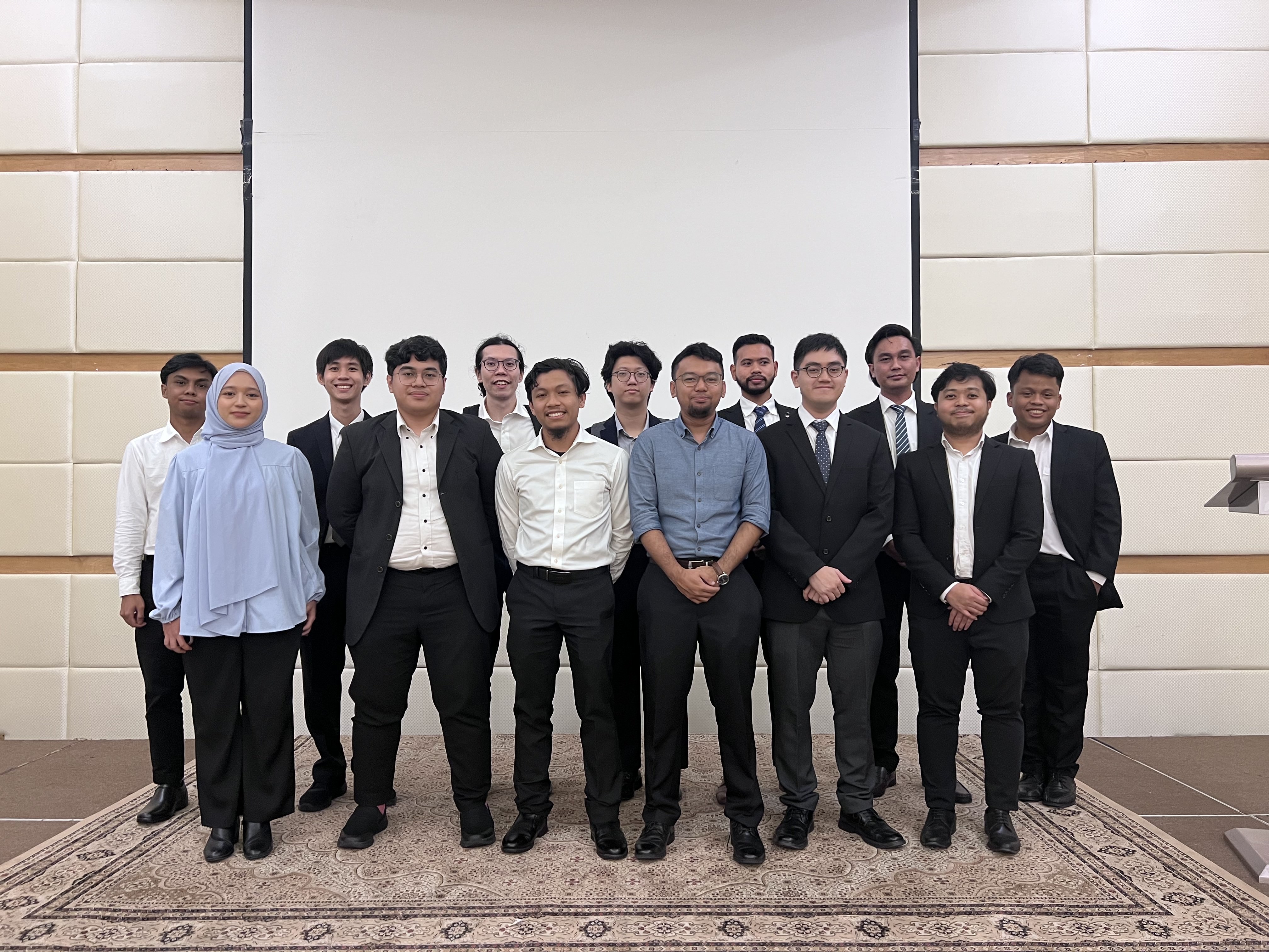 One quick picture with the team